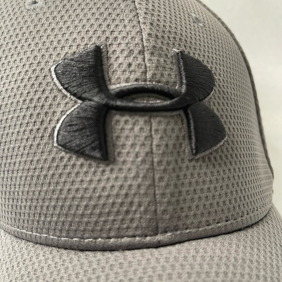 Men’s  M/L Pitch Gray / Black Under Armour Cap - Picture 3 of 10